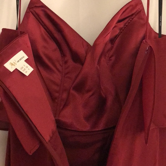 NEW ONLY WORN FOR MARKETING PHOTOS - Picture 7 of 7